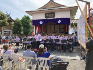 諏訪神社のお祭りで演奏しました！