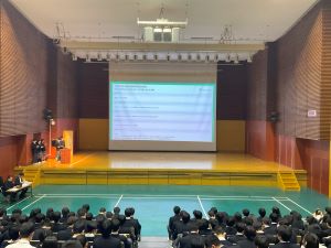 １学年　総合探究　学年発表